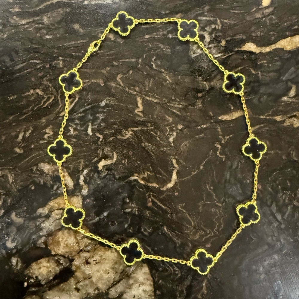 Source Unknown Black and Gold Clover Necklace
